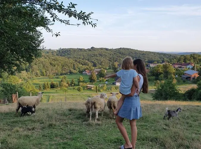 Beautiful House Surrounded By Pure Nature Feriehus